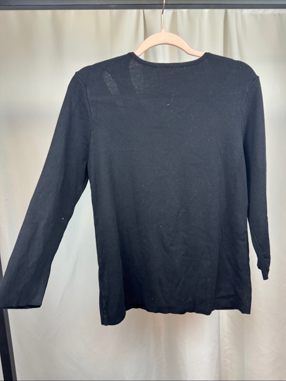 Cable & Gauge NWT Women’s Large Black Cutout V-Neck Long Sleeve Knit Top - Picture 10 of 12